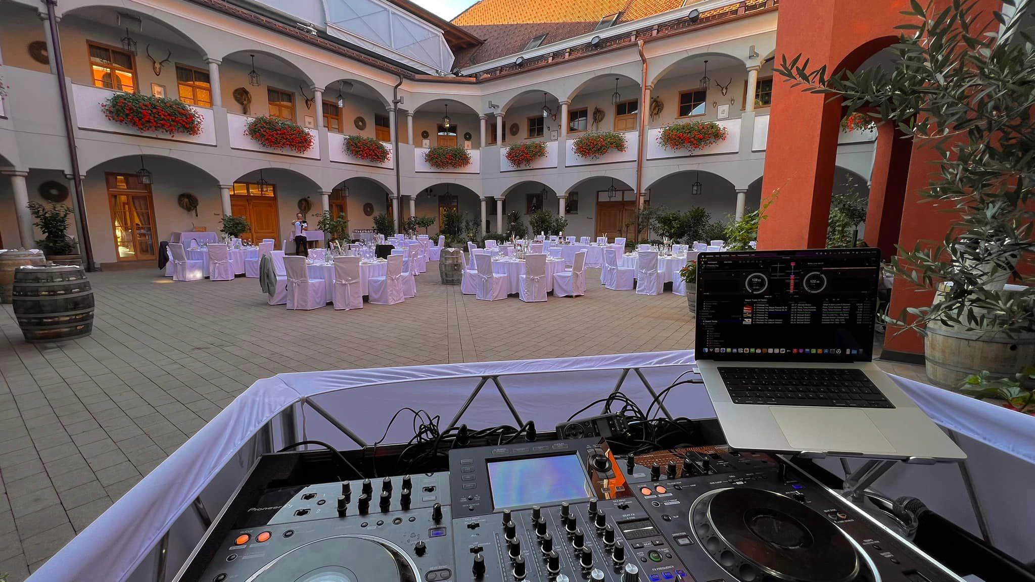 Dj Mika live bei einer Veranstaltung